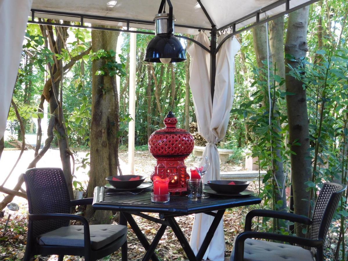 Appartamento Con Piscina Immersa Nel Verde Cascina Bagian luar foto