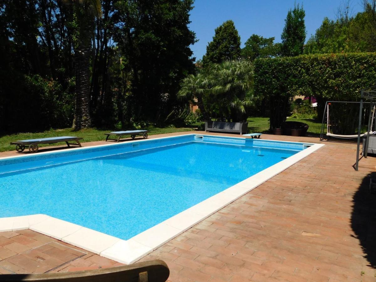 Appartamento Con Piscina Immersa Nel Verde Cascina Bagian luar foto