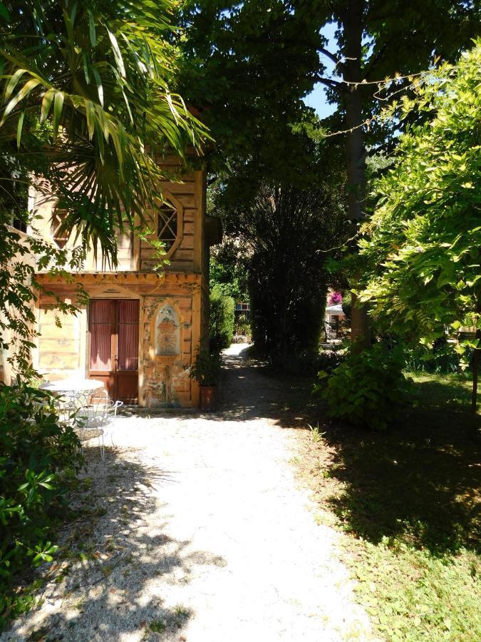 Appartamento Con Piscina Immersa Nel Verde Cascina Bagian luar foto